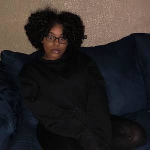 Meet your Posher, Shakira